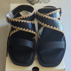 a.n.a Black and Cream Women's Sandals